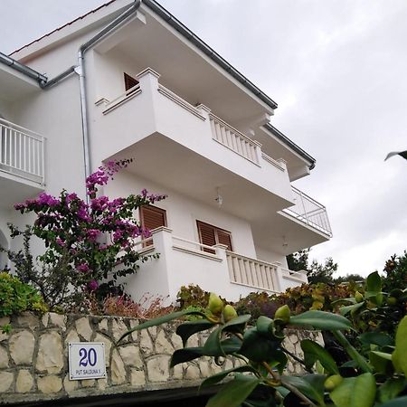 Apartment Mia - Spacious Apartment On 85 M2 With Beautiful Sea View Трогир Экстерьер фото