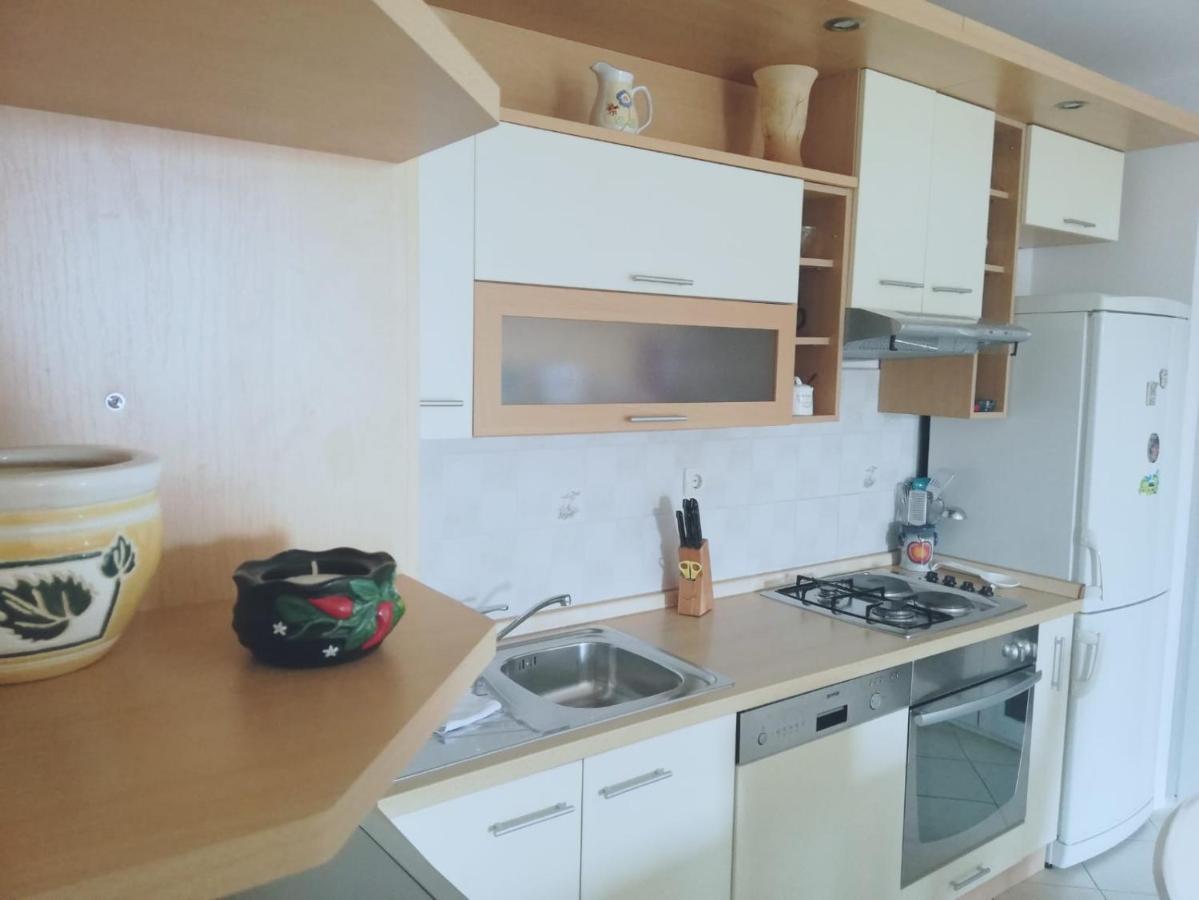 Apartment Mia - Spacious Apartment On 85 M2 With Beautiful Sea View Трогир Экстерьер фото