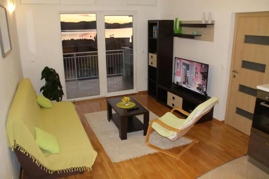 Apartment Mia - Spacious Apartment On 85 M2 With Beautiful Sea View Трогир Экстерьер фото