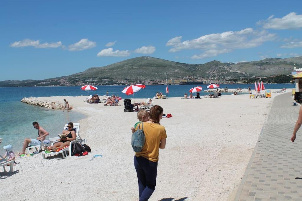 Apartment Mia - Spacious Apartment On 85 M2 With Beautiful Sea View Трогир Экстерьер фото