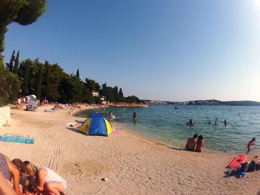 Apartment Mia - Spacious Apartment On 85 M2 With Beautiful Sea View Трогир Экстерьер фото