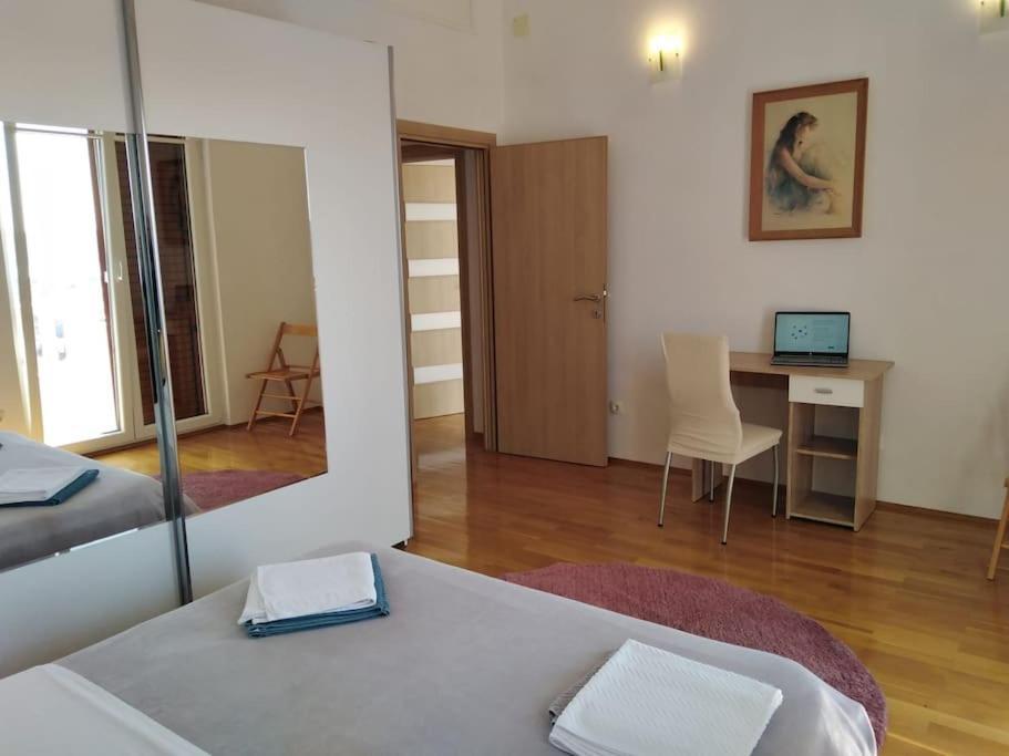 Apartment Mia - Spacious Apartment On 85 M2 With Beautiful Sea View Трогир Экстерьер фото