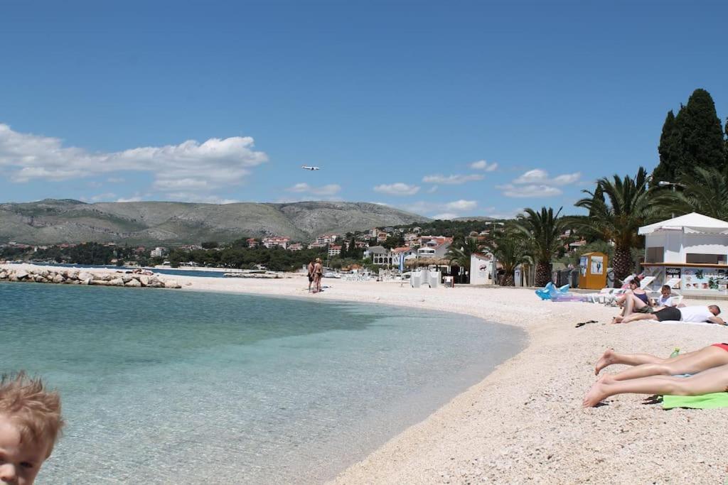 Apartment Mia - Spacious Apartment On 85 M2 With Beautiful Sea View Трогир Экстерьер фото