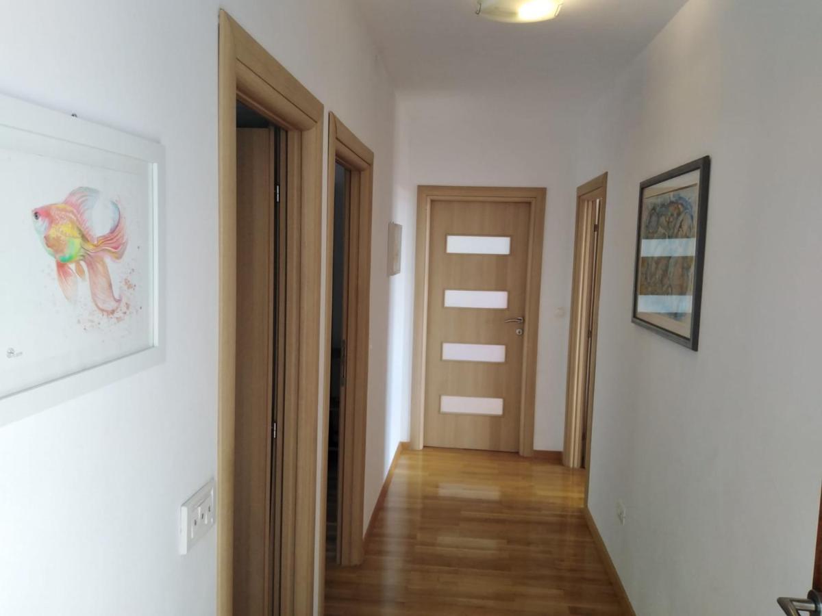 Apartment Mia - Spacious Apartment On 85 M2 With Beautiful Sea View Трогир Экстерьер фото