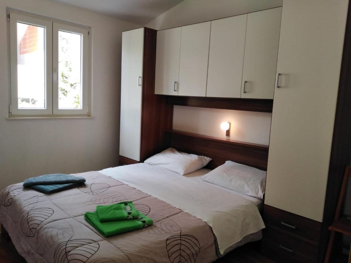 Apartment Mia - Spacious Apartment On 85 M2 With Beautiful Sea View Трогир Экстерьер фото