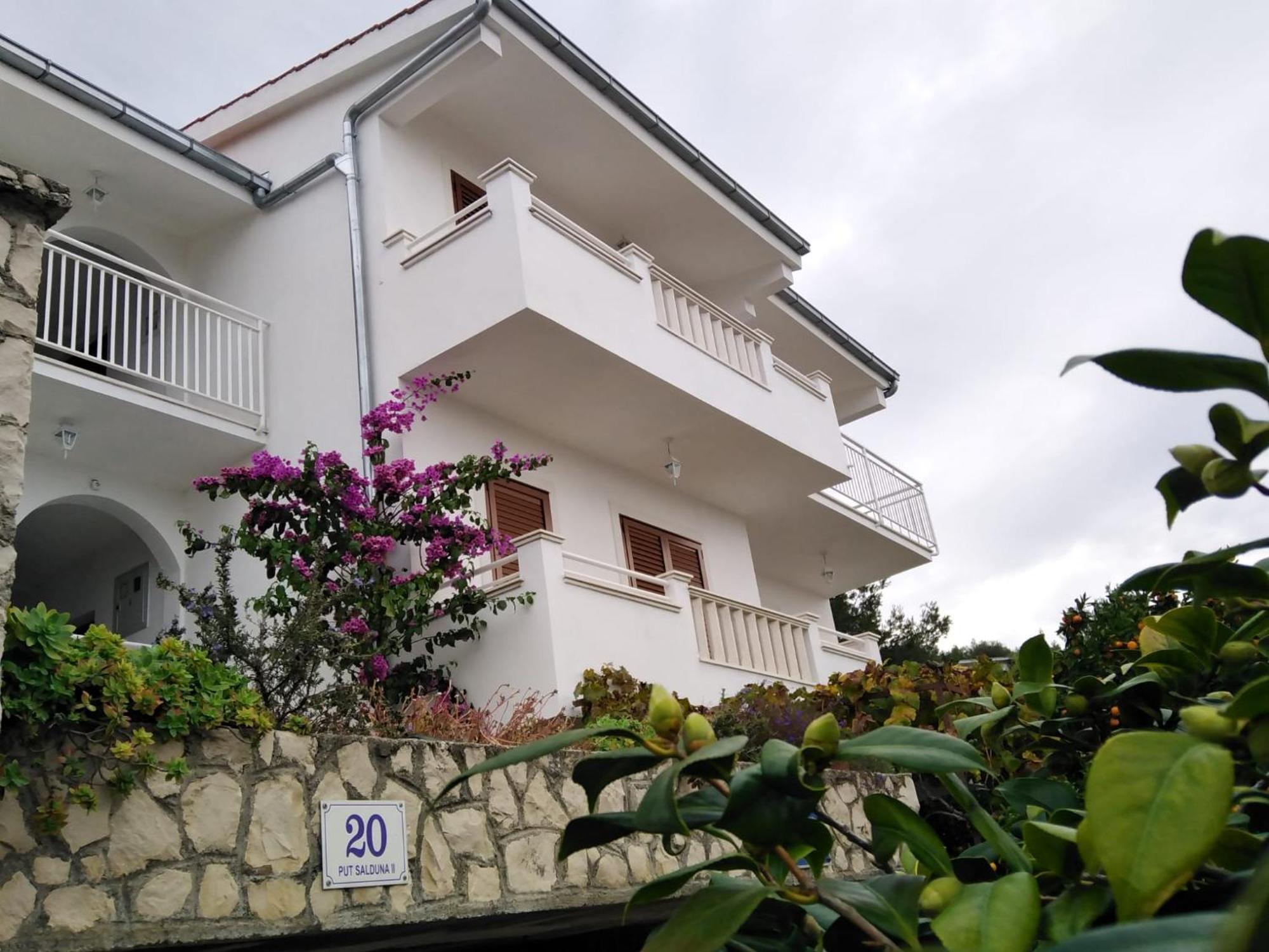 Apartment Mia - Spacious Apartment On 85 M2 With Beautiful Sea View Трогир Экстерьер фото