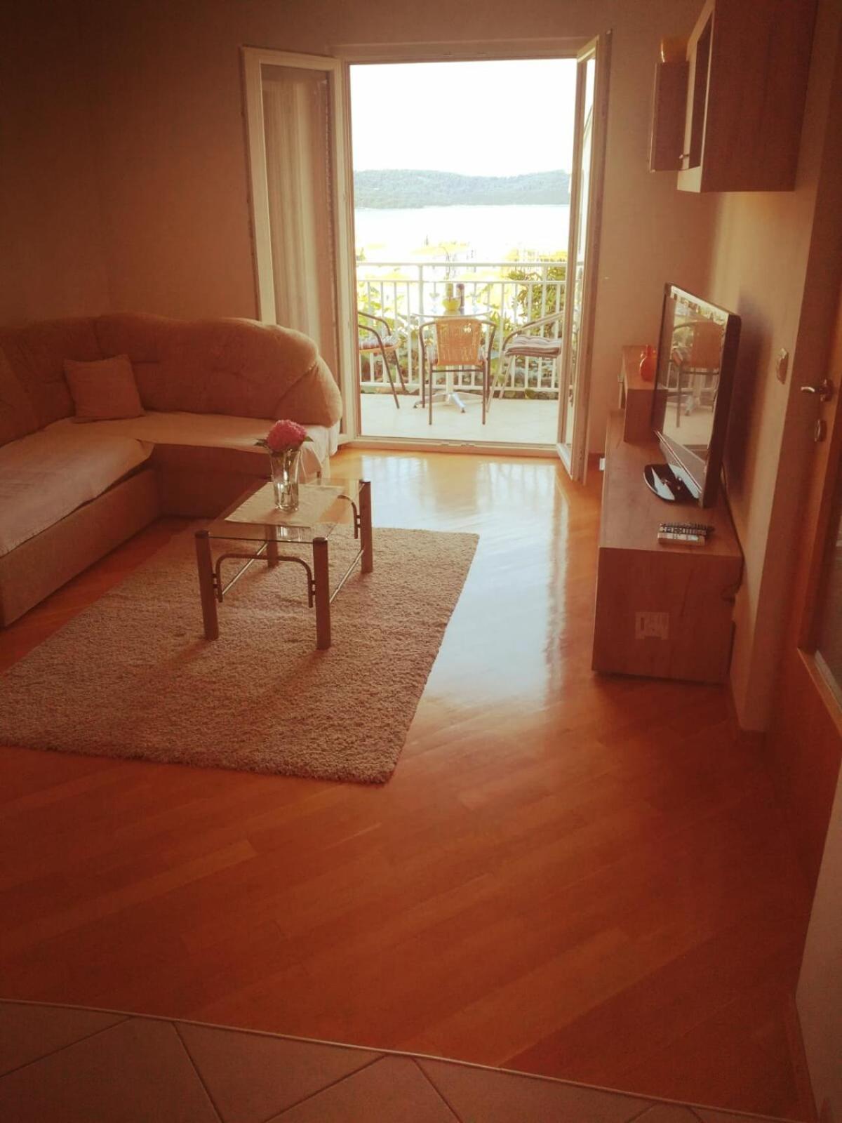 Apartment Mia - Spacious Apartment On 85 M2 With Beautiful Sea View Трогир Номер фото