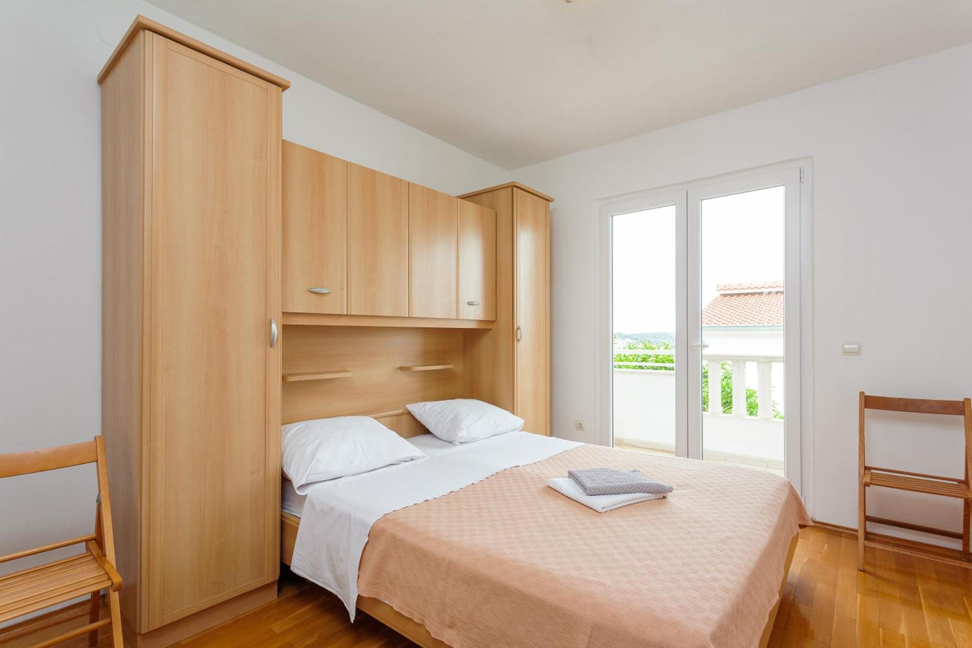 Apartment Mia - Spacious Apartment On 85 M2 With Beautiful Sea View Трогир Экстерьер фото