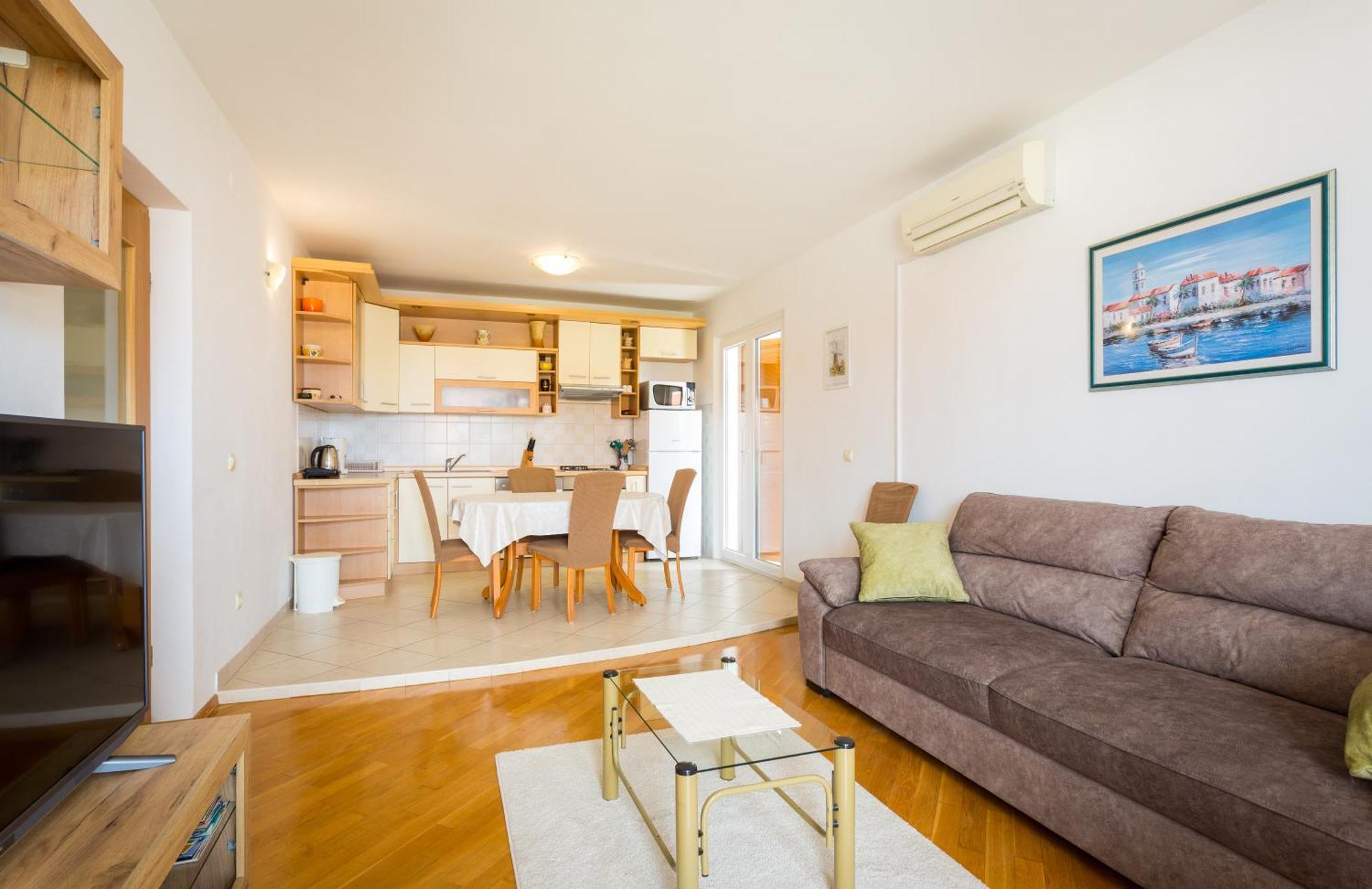 Apartment Mia - Spacious Apartment On 85 M2 With Beautiful Sea View Трогир Экстерьер фото