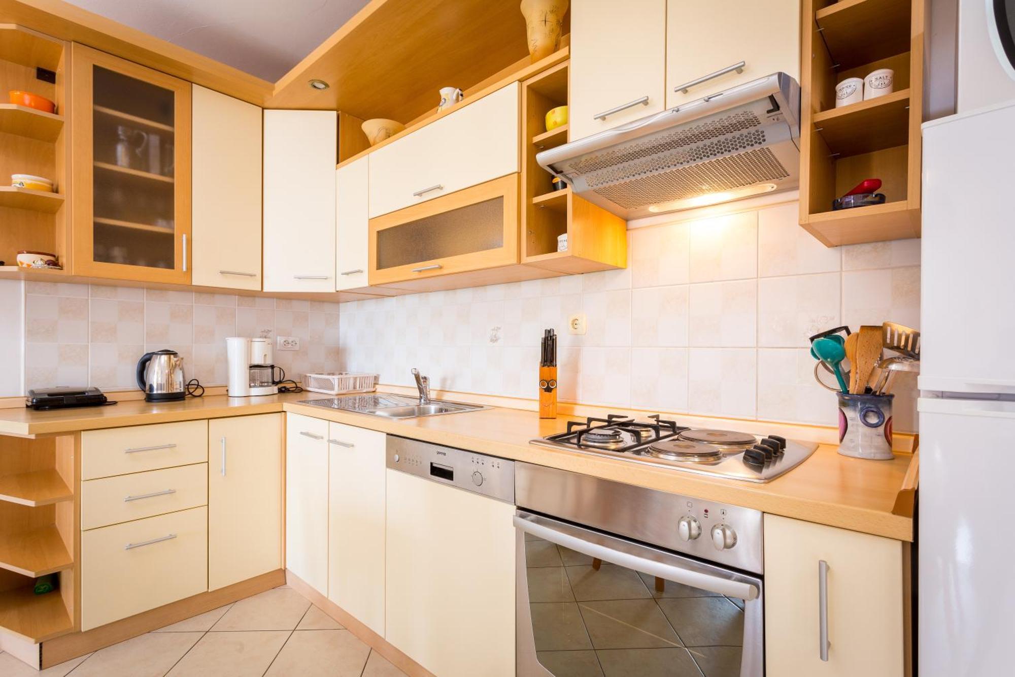 Apartment Mia - Spacious Apartment On 85 M2 With Beautiful Sea View Трогир Экстерьер фото