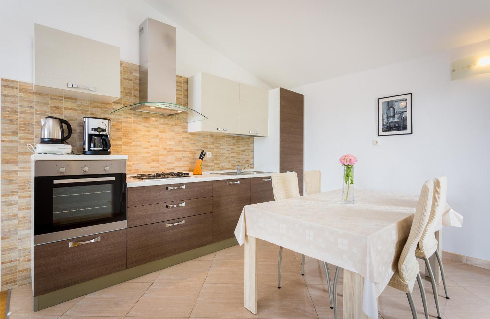 Apartment Mia - Spacious Apartment On 85 M2 With Beautiful Sea View Трогир Экстерьер фото